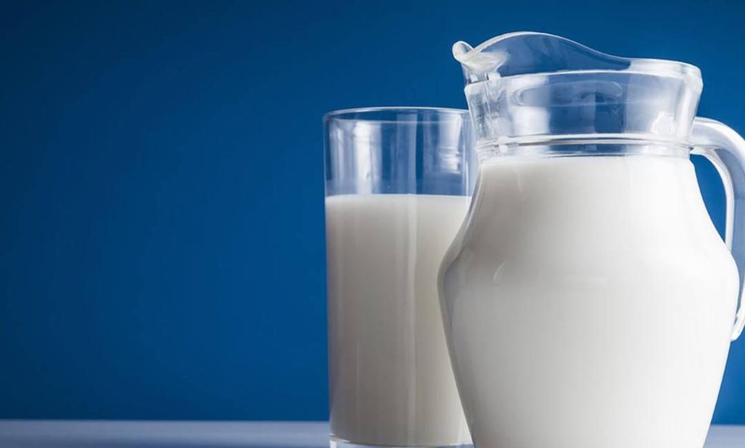 دراسة حديثة تؤكّد نظرية شائعة عن شرب الحليب بعد تناول الطعام