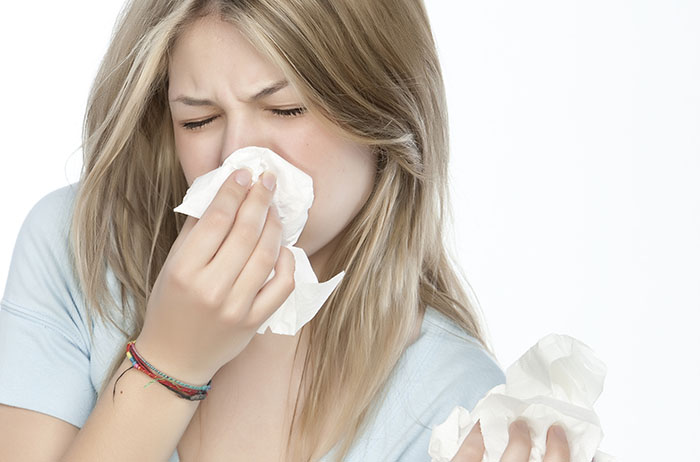 نزلات البرد والأنفلونزا قد تجعل لديك مناعة ضد فيروس كورونا