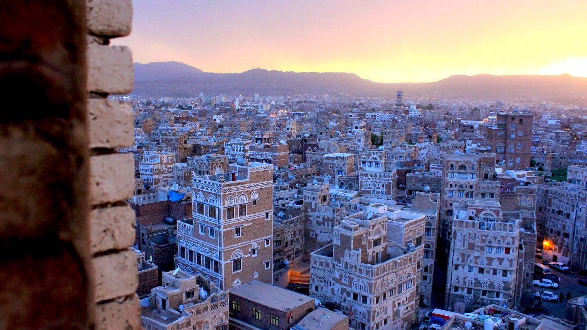 سلطات صنعاء تصدر إعلان هام لأكثر من 200 شركة وتمنحها مهلة 60 يوما فقط