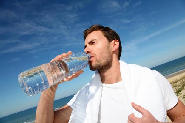 تعرف على الطرق الصحية للتخلص من الماء الزائد في الجسم