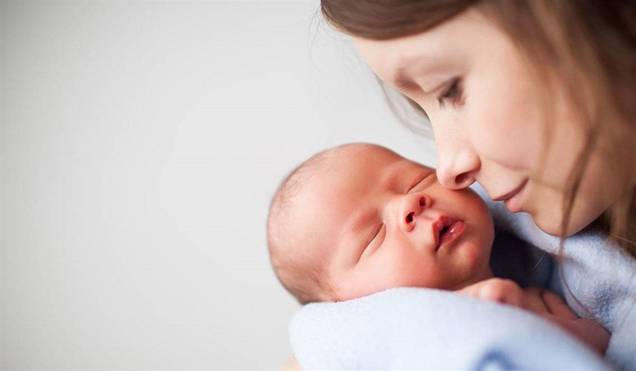 الرضاعة الطبيعية أثناء الحمل… هل هي ممكنة؟