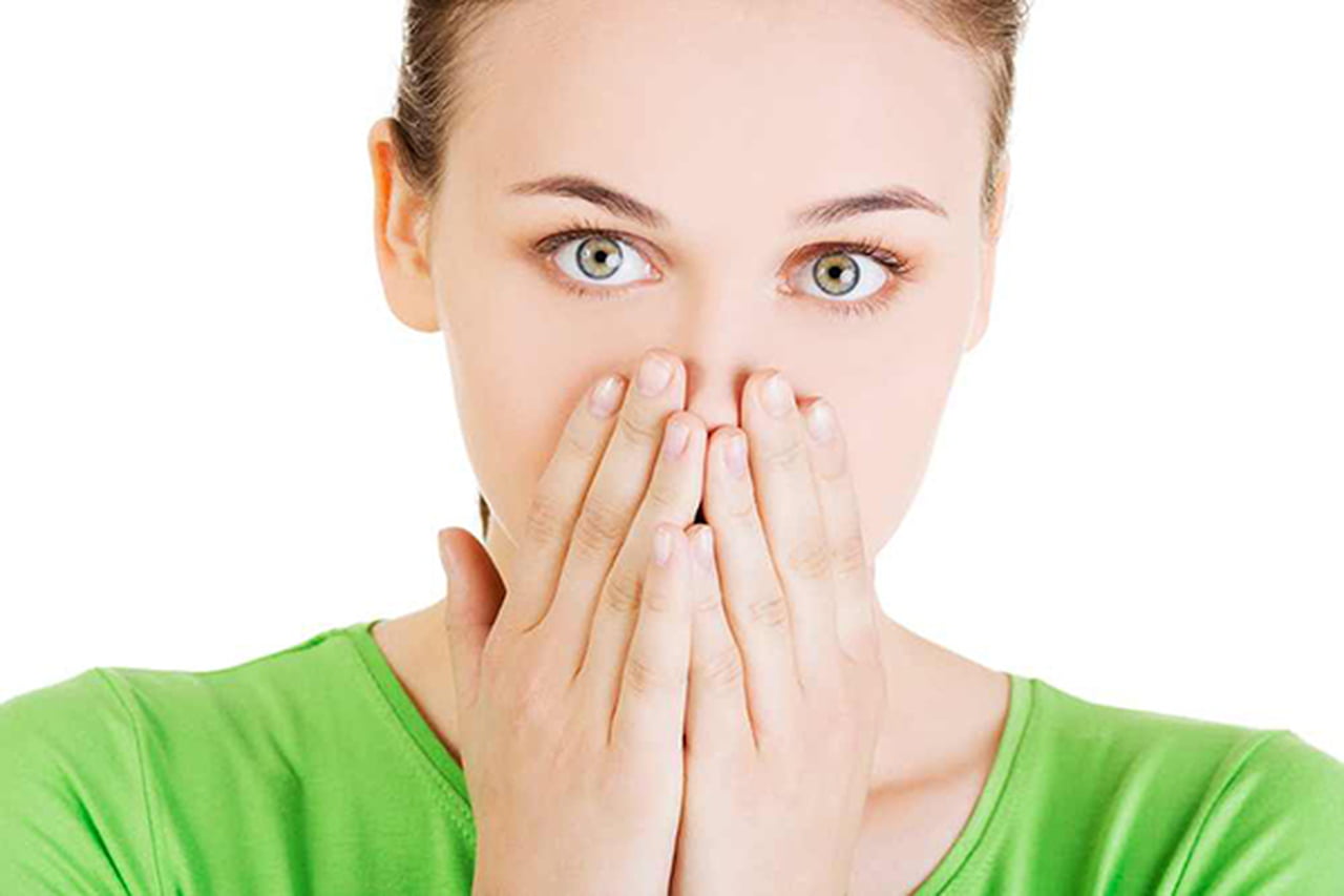 11 طريقة طبيعية للتخلص من رائحة الفم