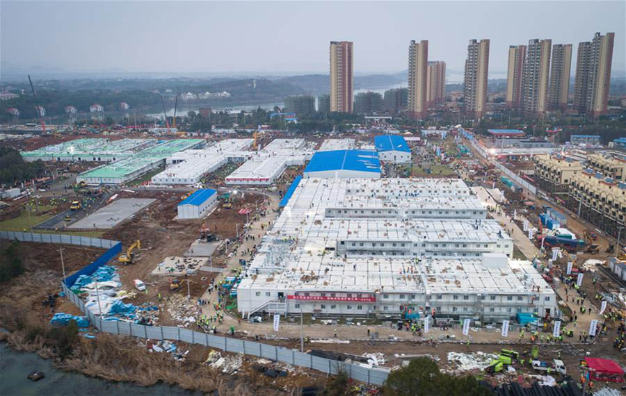 الصين تفتتح مستشفى خاص بكورونا تم بناءه في 10 أيام