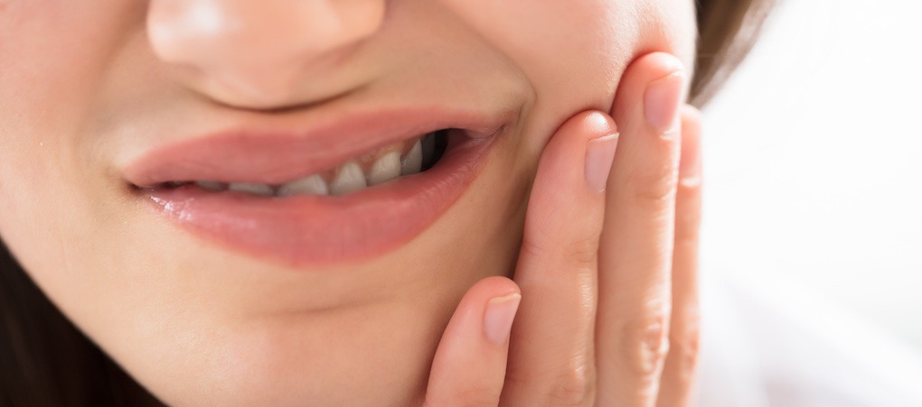 تحذير.. تساقط الأسنان يشير إلى مشكلة خطرة جداً