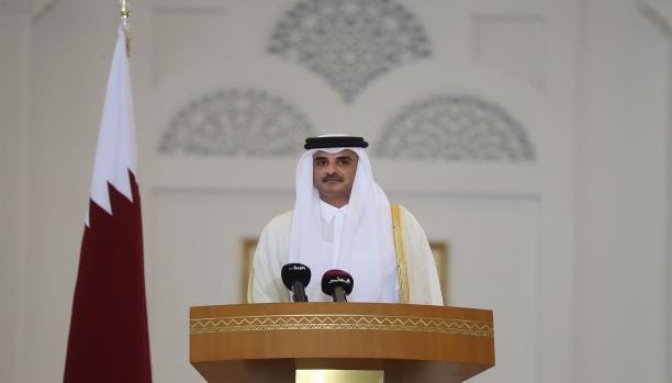أمير قطر يطالب بتعاون دولي لإنتاج لقاحات ضد كورونا