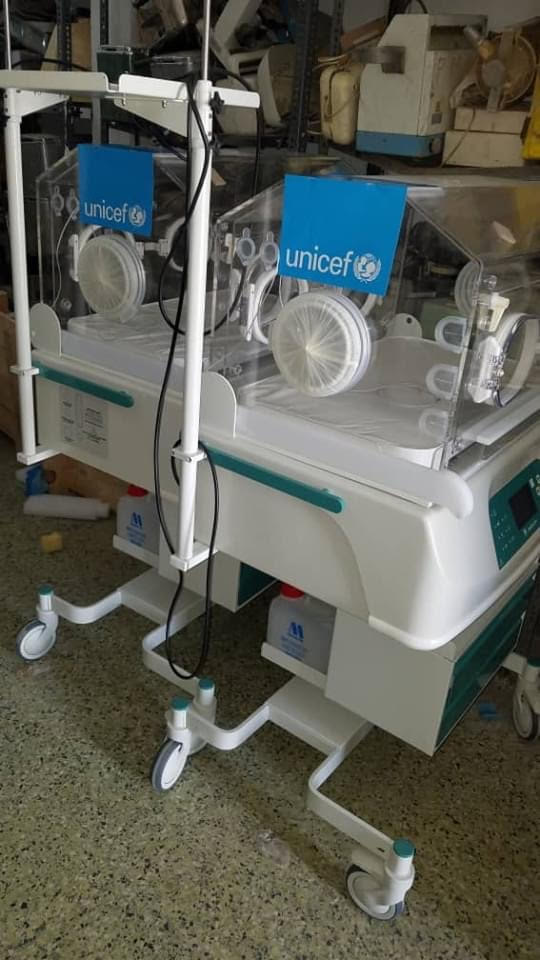 اليونيسيف تدعم مستشفى السبعين بعدد من الأجهزة الطبية