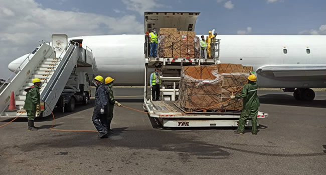 طائرة بيوينج 727 تصل مطار صنعاء وهذا ما قامت به الفرق المتخصصة!