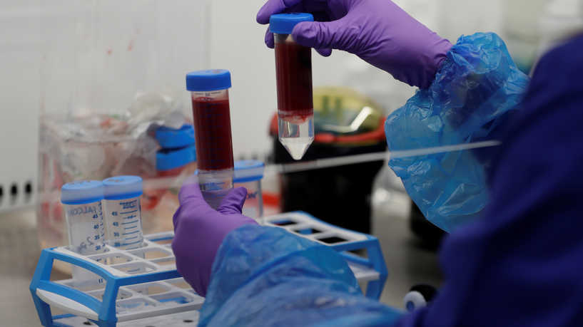 علماء يفسرون أكبر ألغاز كورونا في دماء المرضى