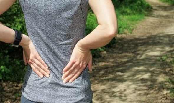 علماء يكشفون عن علاج جديد لألم أسفل الظهر المزمن