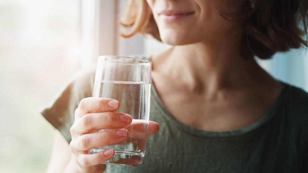 دراسة تثبت حاجة كبار السن للإكثار من شرب الماء