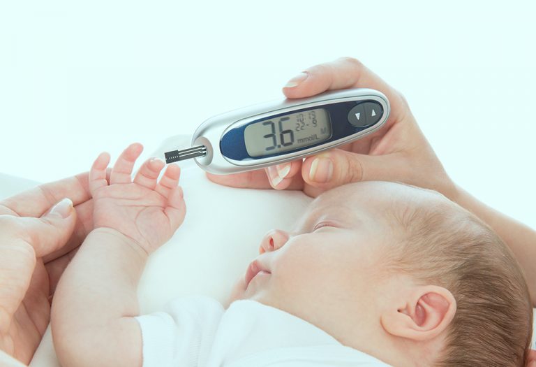 أعراض خطيرة لنقص السكر لدى حديثي الولادة