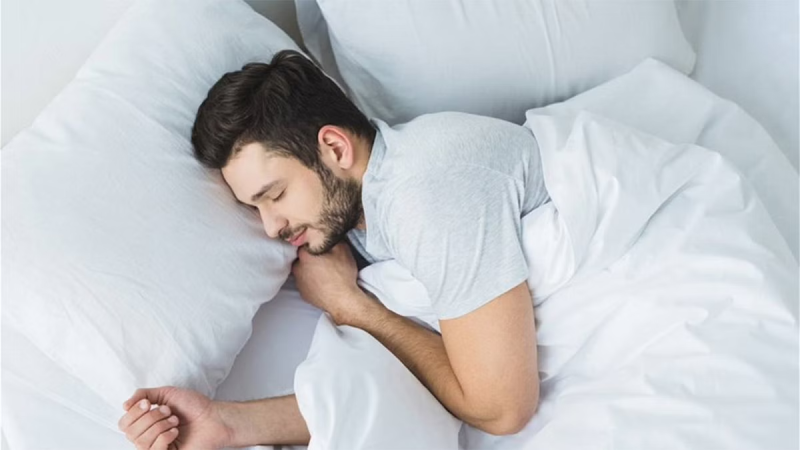 دراسة: النوم في الضوء يتسبب بأمراض مزمنة