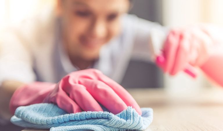 دراسة: هوس النظافة يضر بصحة الأطفال