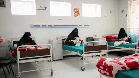 بريطانيا تطلق برنامجاً إنسانياً لدعم القطاع الصحي في اليمن