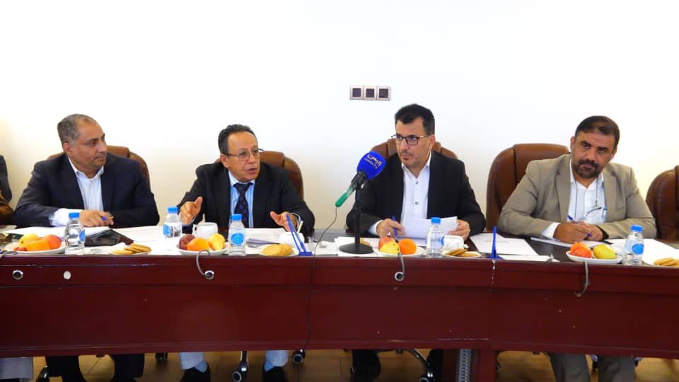 صنعاء.. تشكيل لجنة علمية لوضع استراتيجية توطين صناعة الأدوية