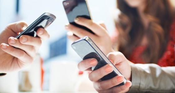دراسة تكشف مخاطر استخدام الهواتف الذكية