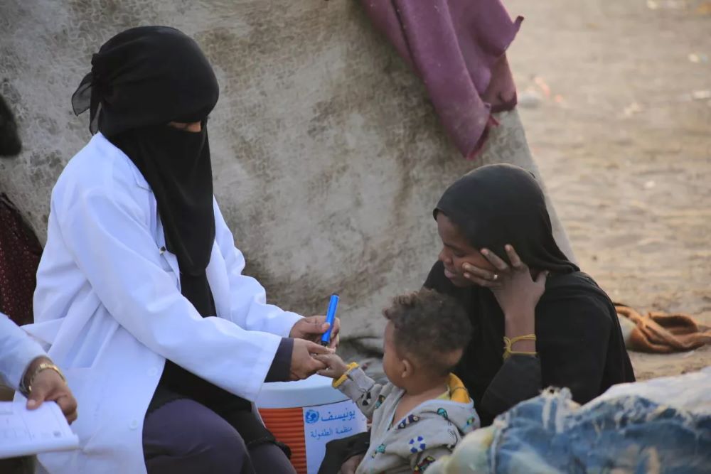 تسجيل أكثر من 450 حالة إصابة بشلل الاطفال